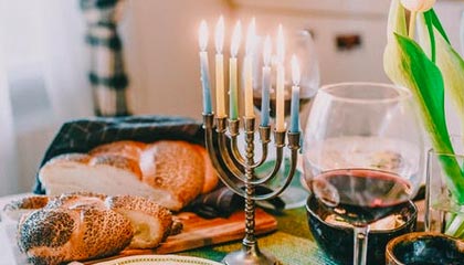 英超激烈争夺，豪门战火升腾