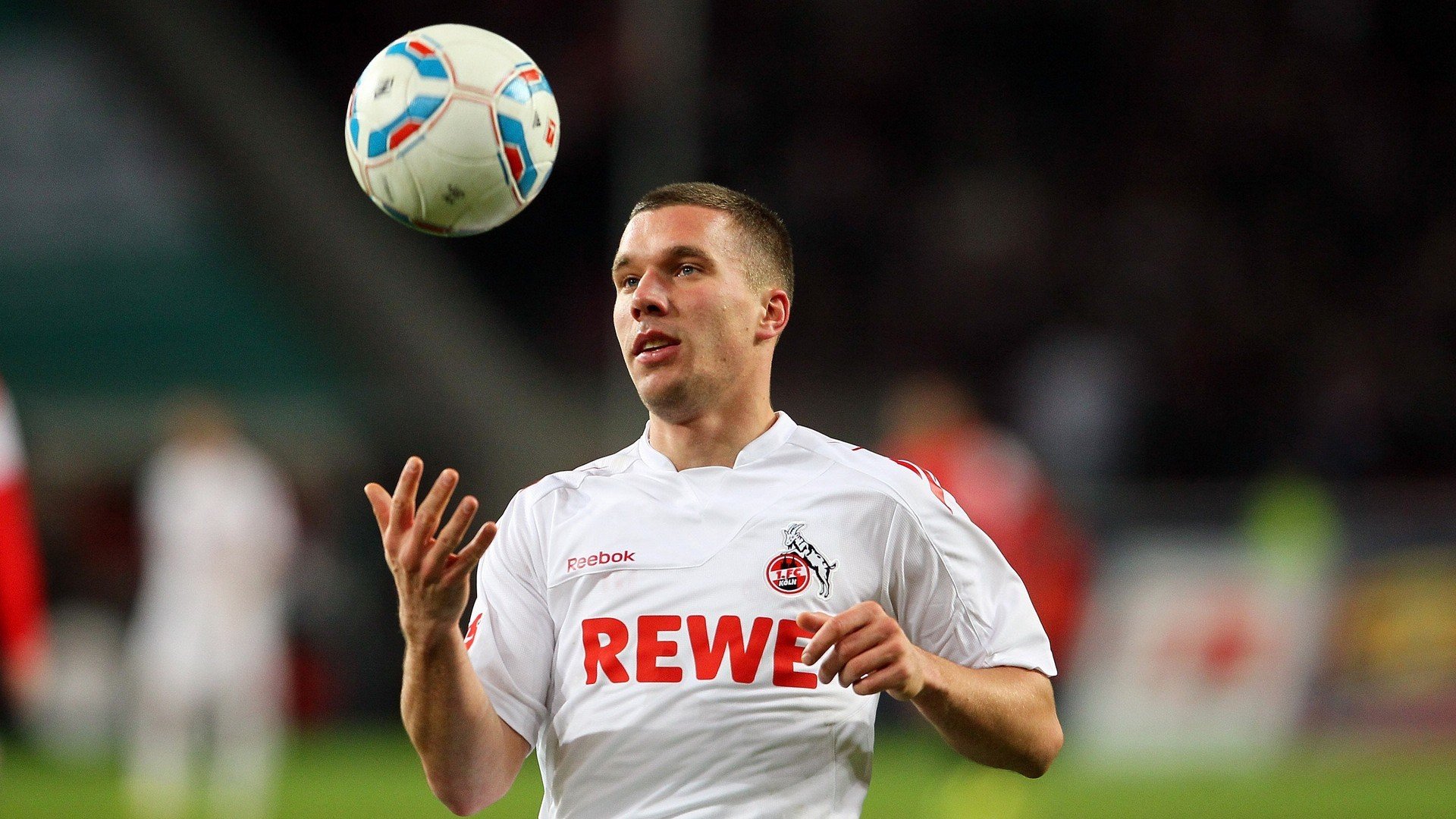 横滨水手防守稳健失球减少，横滨水手主力