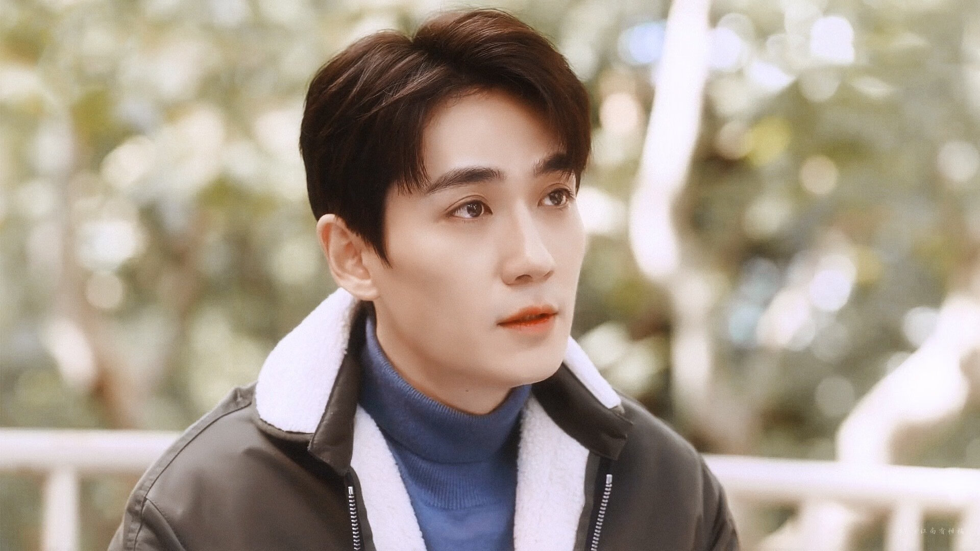 激烈竞争！豪门球队将在绿茵场上交锋，豪门足球球队