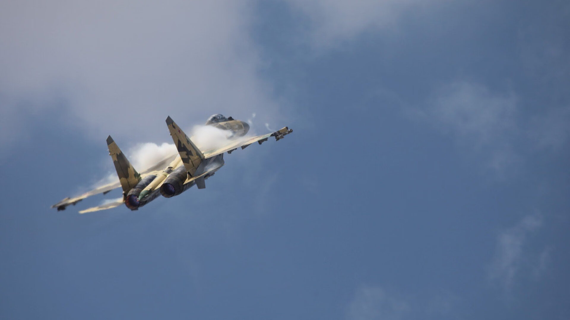 拜仁二次进攻组织效率极高，拜仁两次犯错